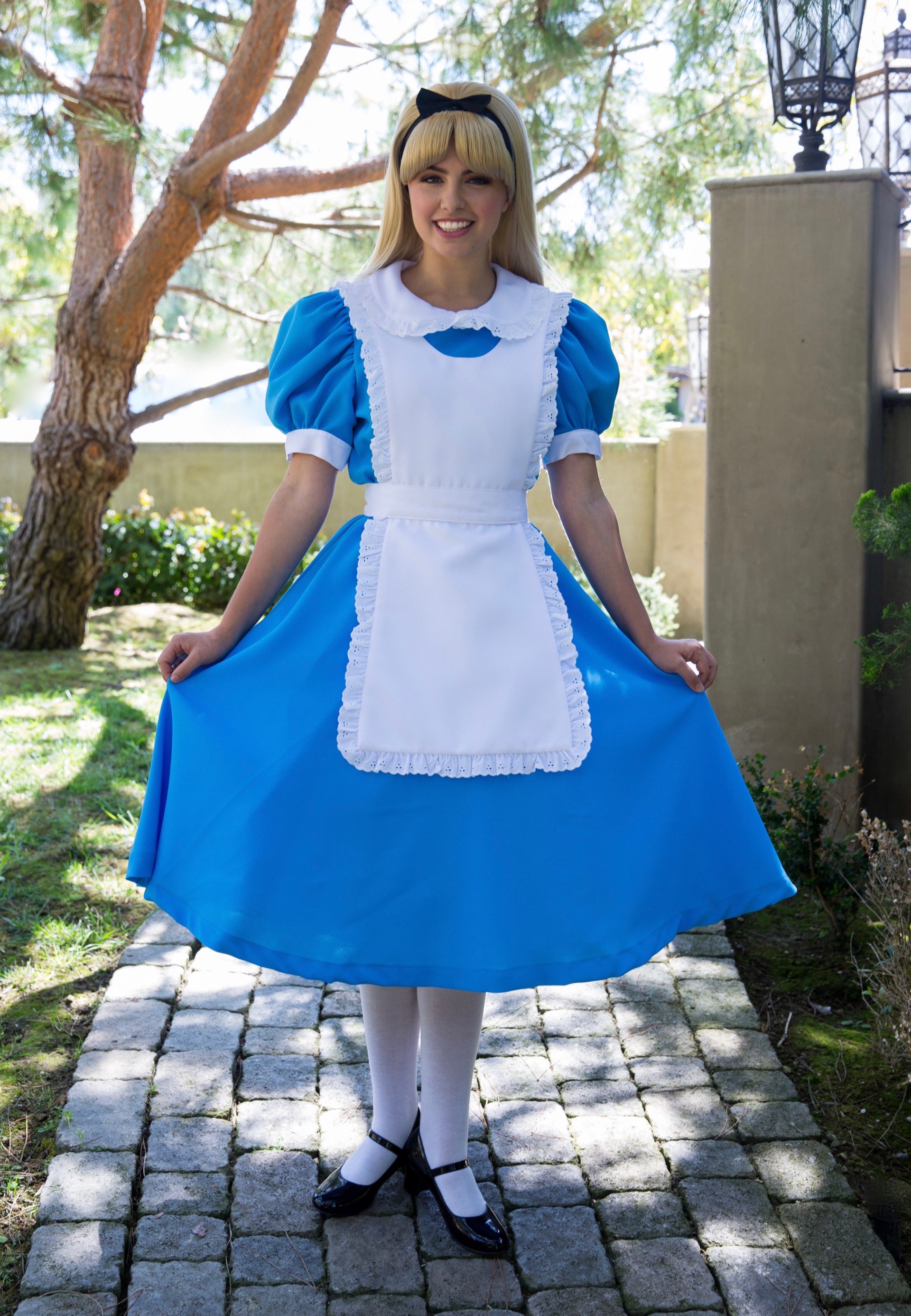 Alice in Wonderland party entertainment