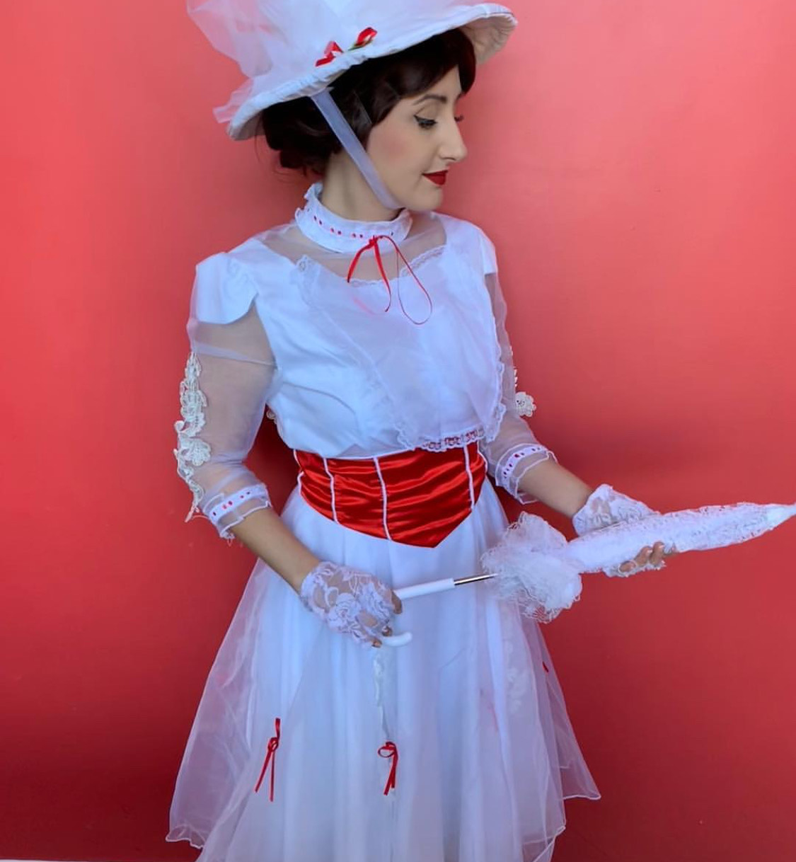 Mary Poppins party character